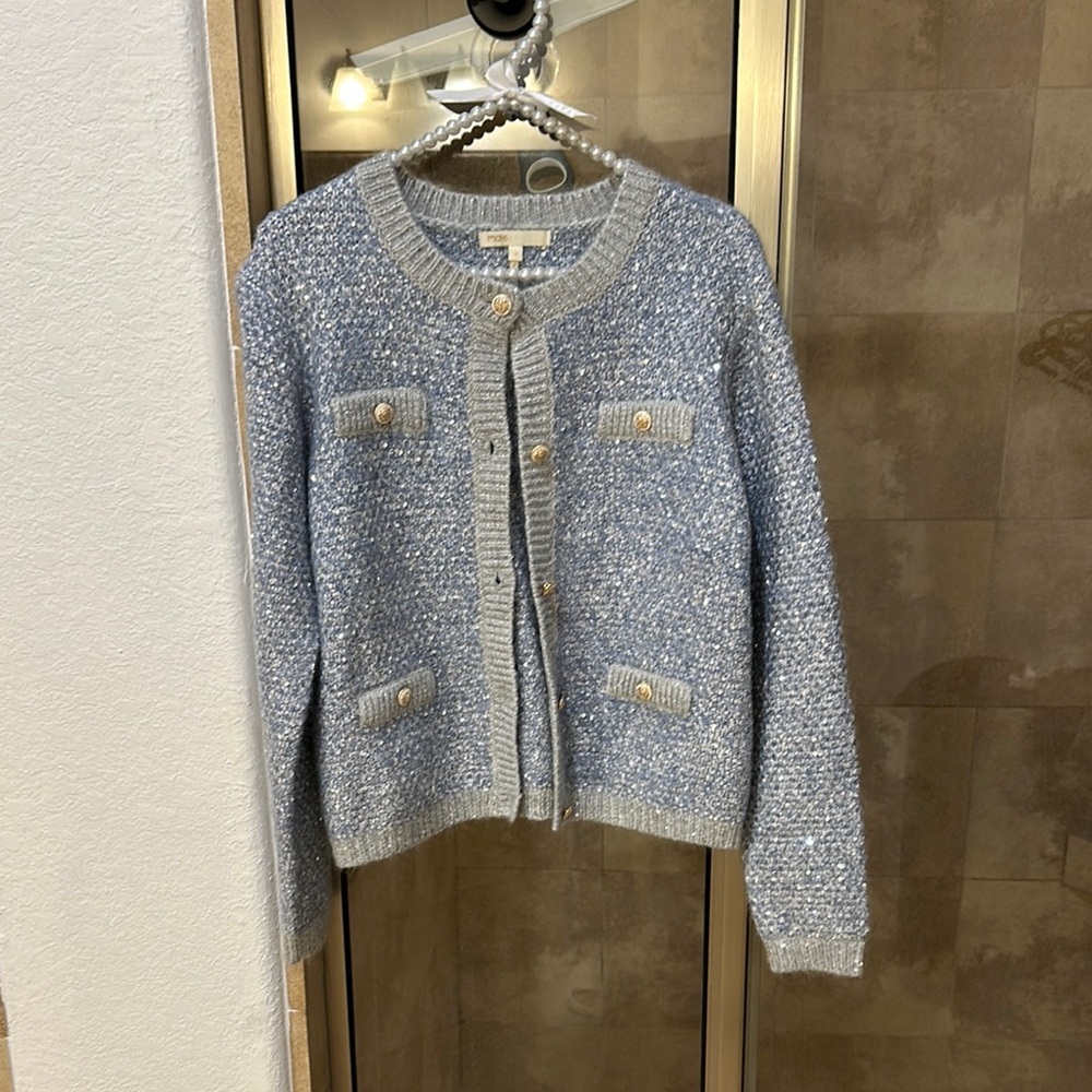 Chic Blue Tweed Cardigan with Gold Buttons